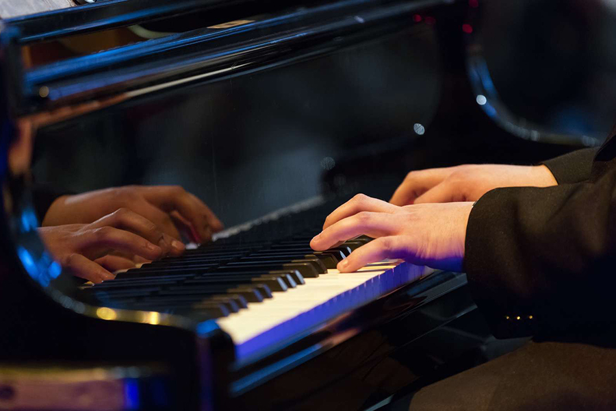 cocktail pianists/ piano entertainers with vocal